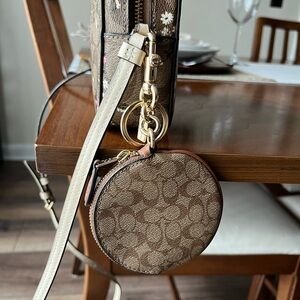 Coach Khaki/Tan Circle Pouch in Signature Print, Gold clip/key ring! Sanitizer!